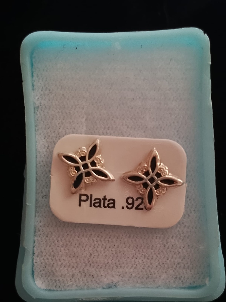 BROQUEL NUDO DE BRUJA PLATA .925
