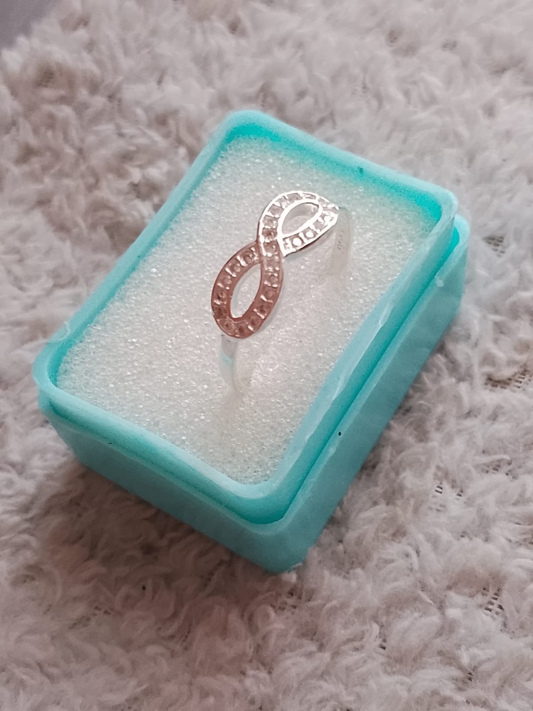 Anillo Estilo Infinito Piedra Blancas No 9 Plata 925