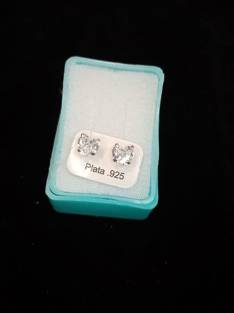Broquel Con Piedra Blanca De Corazón Plata 925