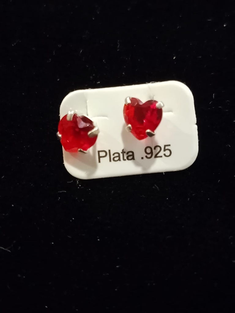 Broquel Con Piedra Roja De Corazón Plata .925