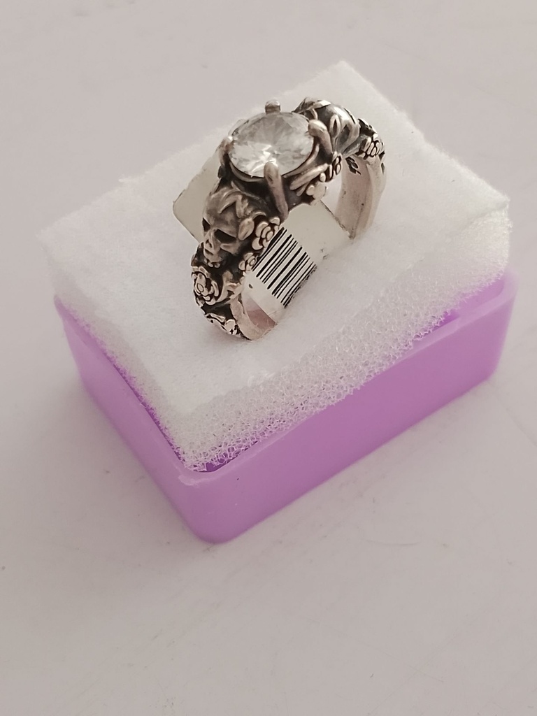 Anillo Piedra Blanca con Calaveras No.6 Plata .925