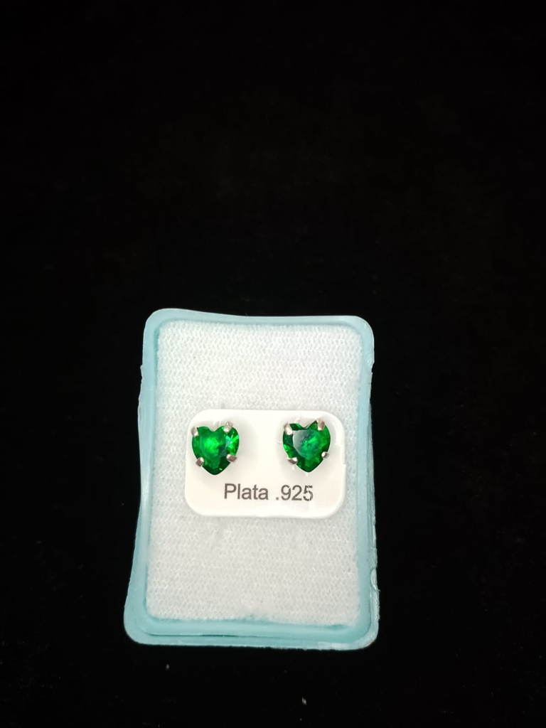 Broquel Con Piedra Verde de Corazon Plata .925